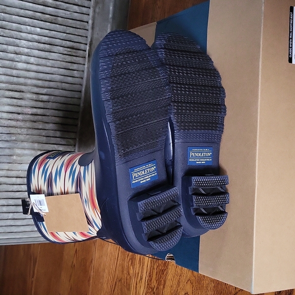 NWT/NIB Pendleton Rain Boots - Picture 3 of 4